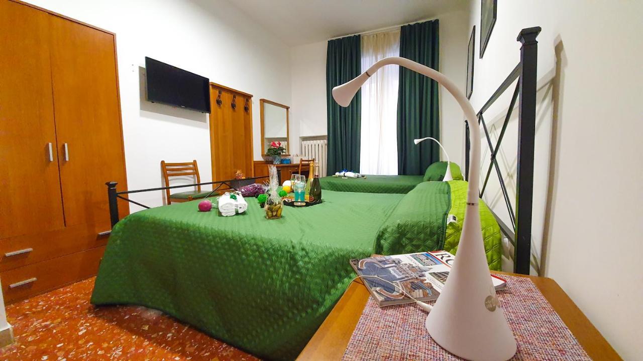 Hotel A Casa Simpatia - A Richiesta Parcheggio Gratuito ! Řím Exteriér fotografie